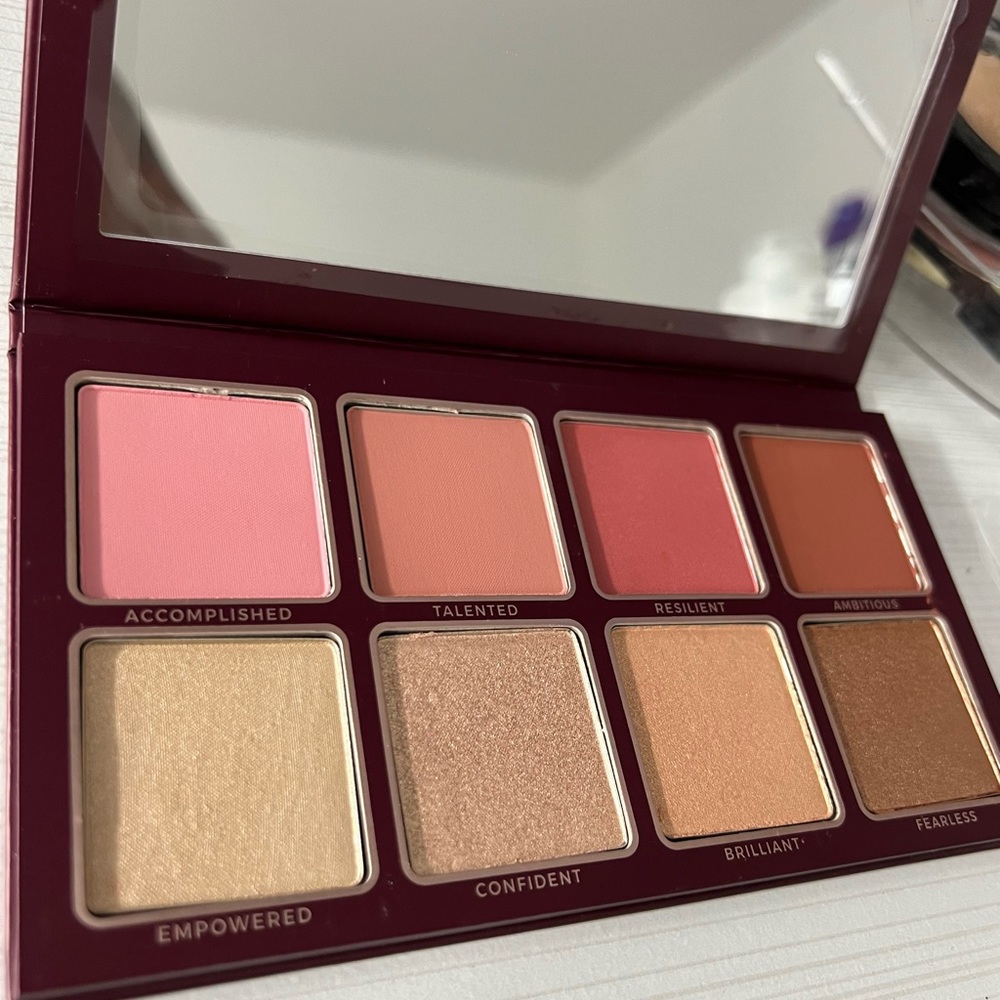 BRAND NEW- BLINC Glow Getter Face Palette